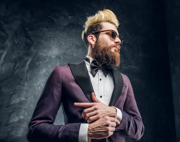 Pelo blanqueado Hombre Con 1920 peinado Gafas y Barba