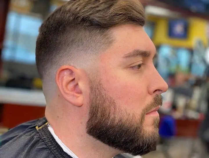 Mid-Length Barba Fade Estilos